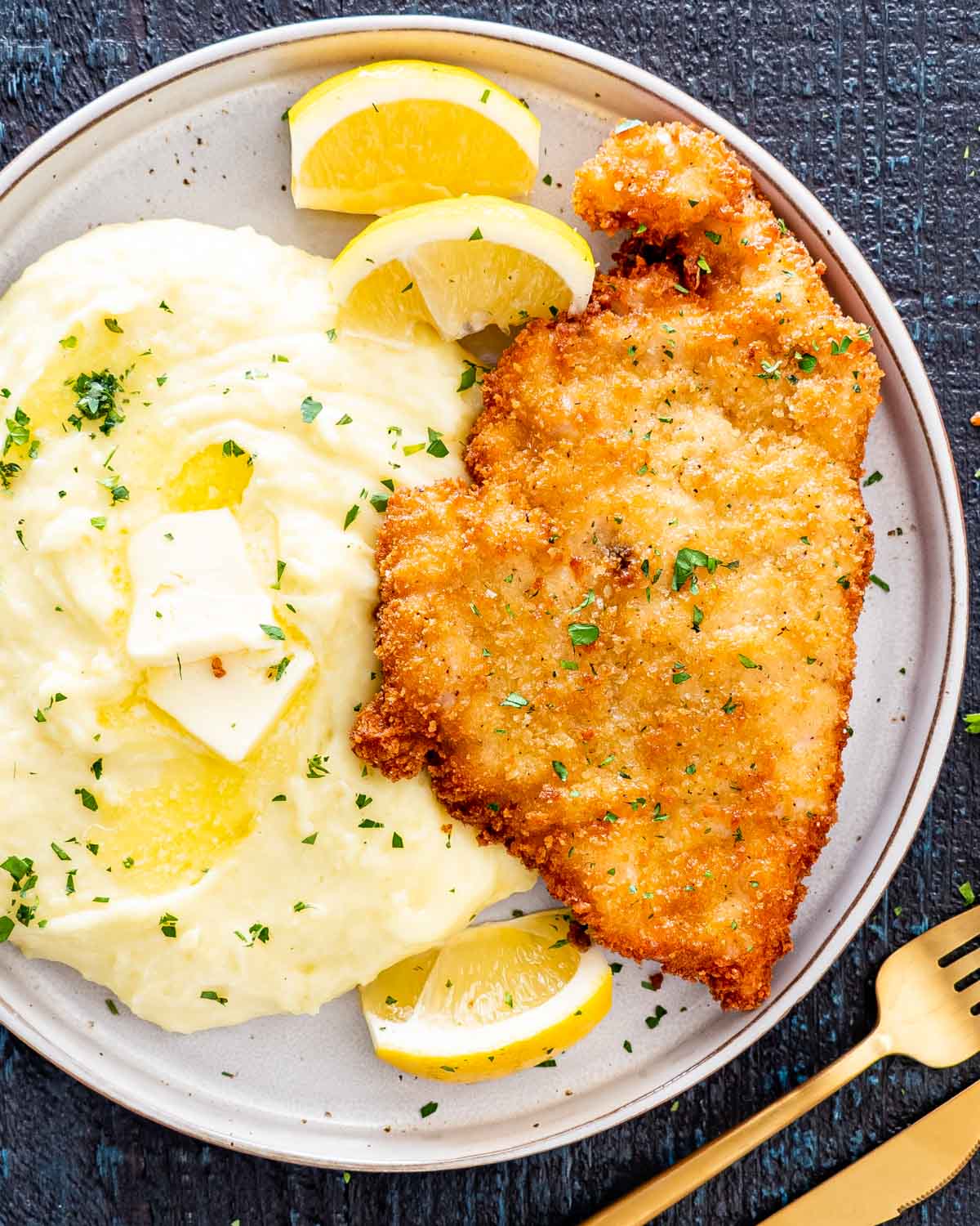 Crispy, Juicy Chicken Schnitzel: Master the Easy 30-Minute Method